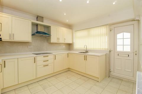 2 bedroom detached bungalow for sale, Wheatley Avenue, Normanton WF6