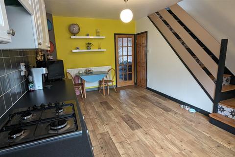 4 Atherstone Road, Hartshill, Nuneaton, CV10 0SP