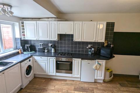 4 Atherstone Road, Hartshill, Nuneaton, CV10 0SP