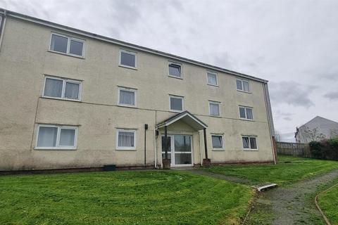 2 bedroom apartment to rent - Siskin Close, Haverfordwest