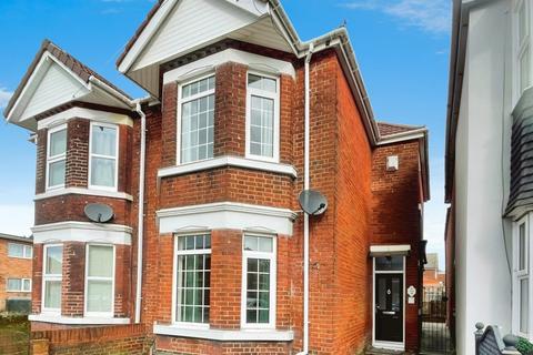 3 bedroom semi-detached house for sale, Radstock Road, Southampton SO19
