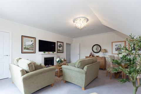 2 bedroom flat for sale, Barnard Mews, Burford