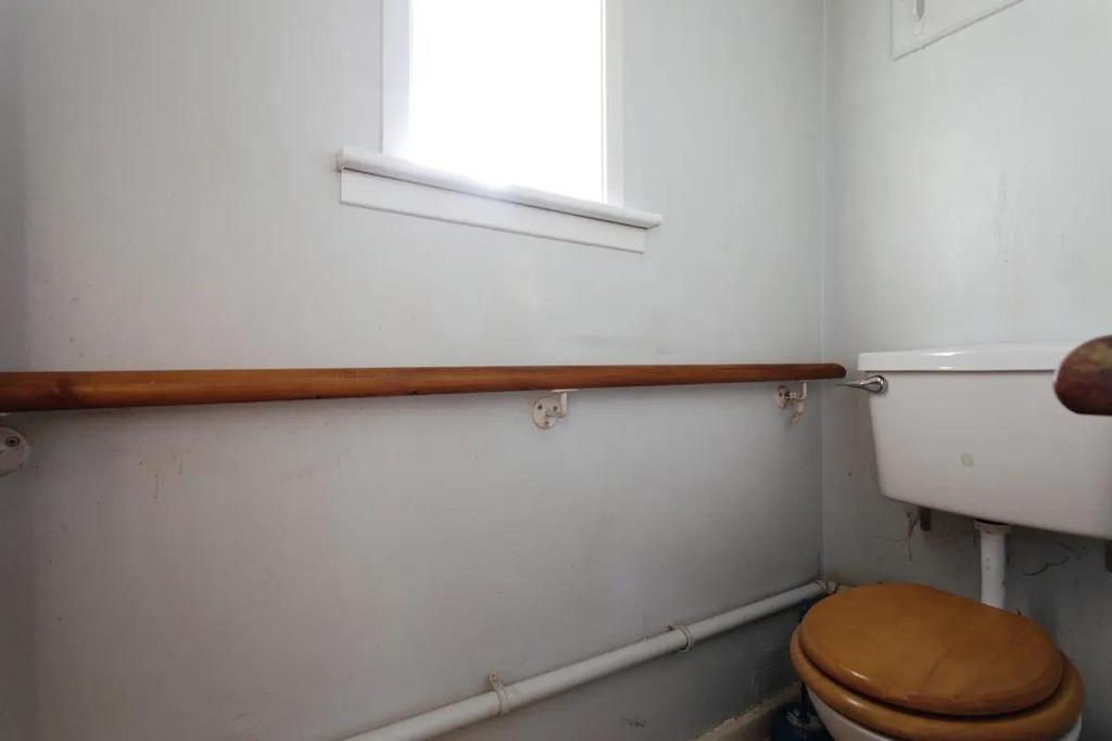 DS WC.jpg