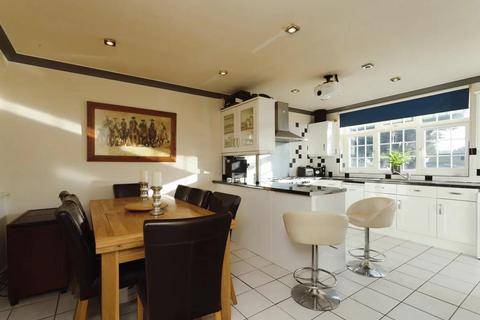 2 Bluehouse Road, London, E4 6HT
