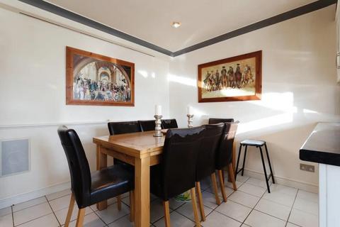 2 Bluehouse Road, London, E4 6HT