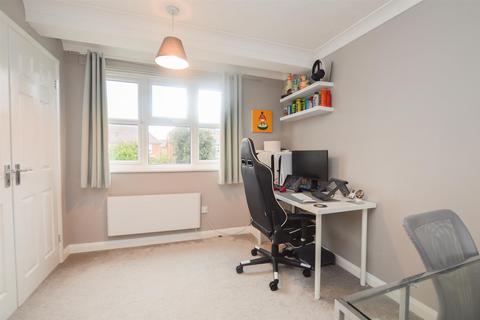 2 bedroom flat to rent - Hudson Close, Eastbourne