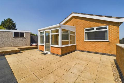 2 bedroom detached bungalow for sale - Fearn Chase, Nottingham NG4