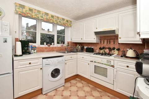 1e Nursery Gardens, Chislehurst, BR7 5BW