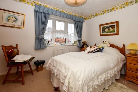 1e Nursery Gardens, Chislehurst, BR7 5BW