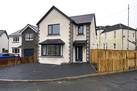 4 bedroom detached house for sale, Bay View Close, Millom