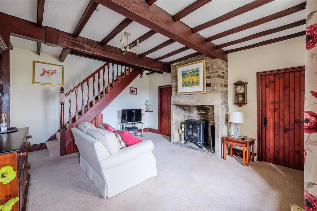 Burn Road, Huddersfield, HD3 2 bed terraced house for sale £150,000
