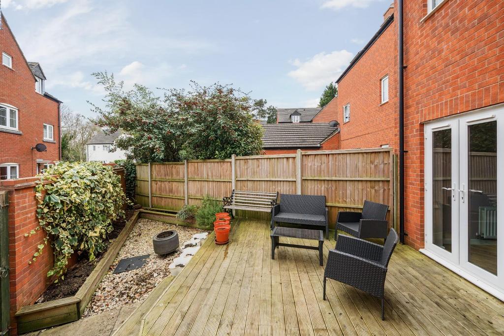 Bradestones Way, Eastington GL10 3 bed semidetached house for sale £