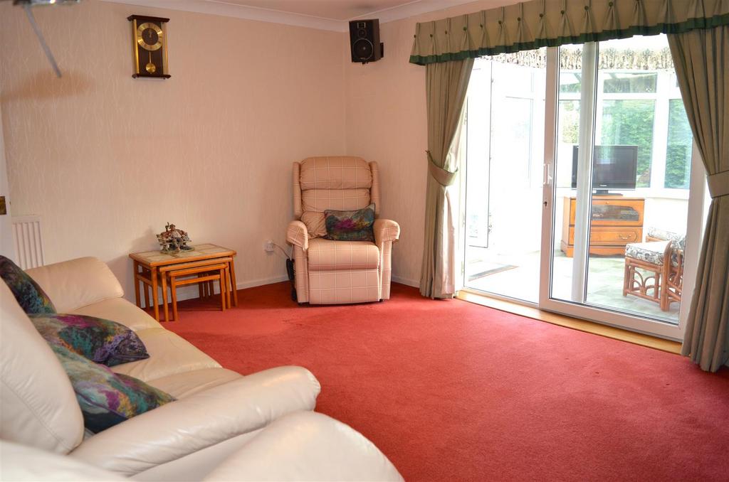 Hill Field, Oadby, Leicestershire 4 bed detached house for sale £475,000