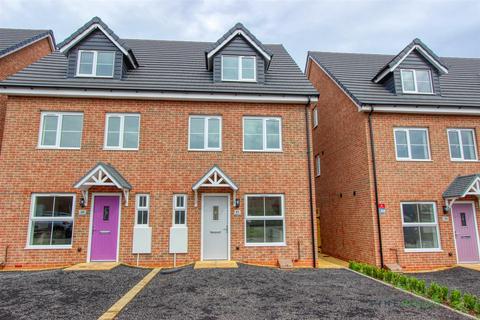 3 bedroom townhouse for sale, Pattison Street, Chesterfield S44