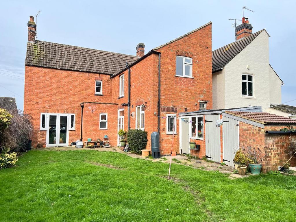 Rushton Road, Rothwell, Kettering 4 bed detached house for sale £360,000
