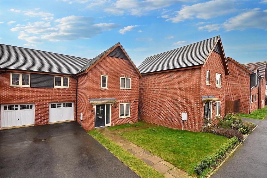 Falcon Road, Corby NN17 4 bed semidetached house for sale £284,950