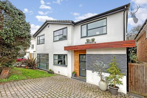 3 Ashfields, Loughton, IG10 1SB