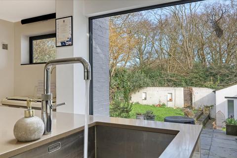 3 Ashfields, Loughton, IG10 1SB
