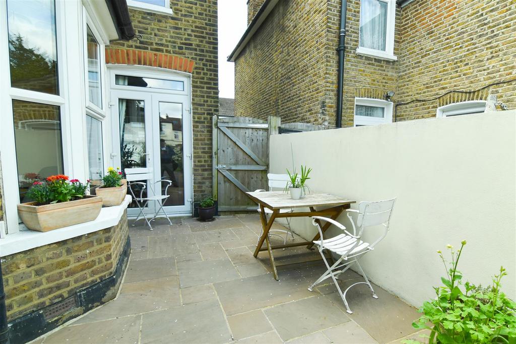 Garden side return