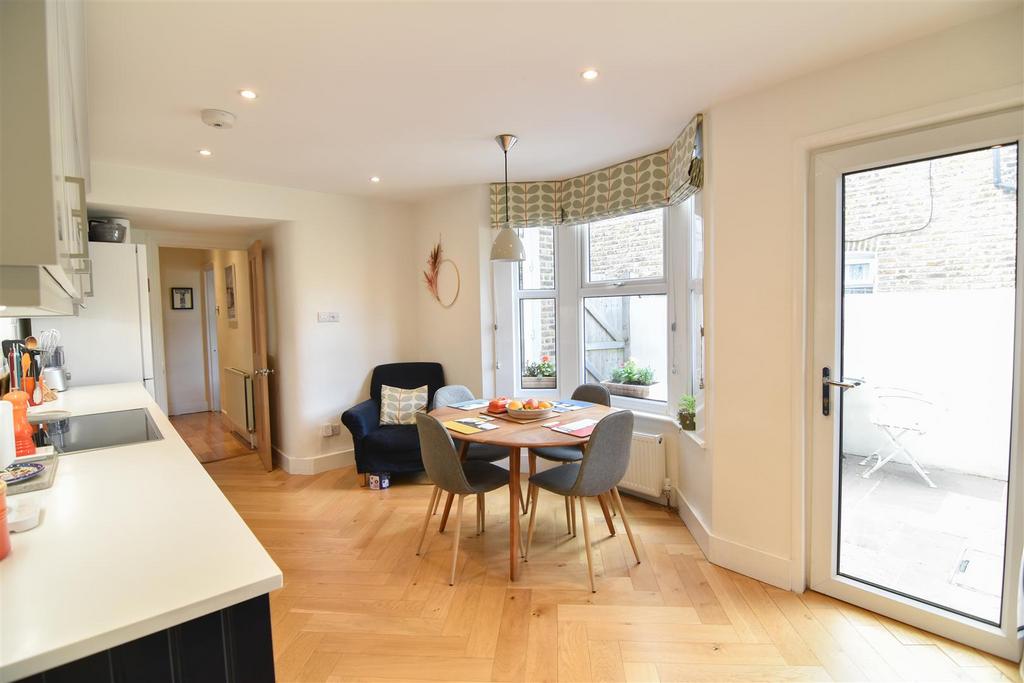 Kitchen alternative perspective