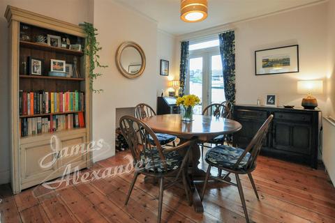 25 Buxton Road, Thornton Heath, CR7 7HJ