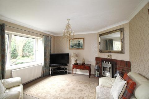 5 bedroom detached house for sale, Chequers Road, Minster On Sea, Sheerness