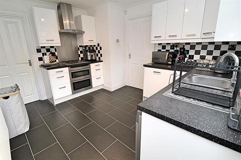 28 Breeden Drive, Curdworth, Sutton Coldfield, B76 9HJ