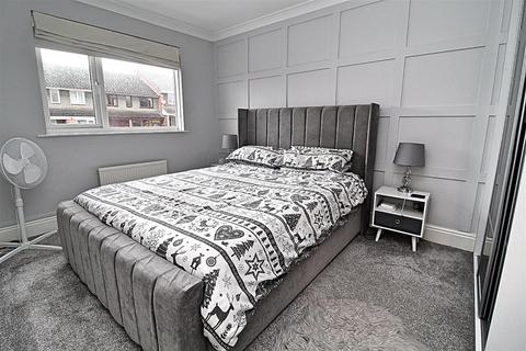 28 Breeden Drive, Curdworth, Sutton Coldfield, B76 9HJ