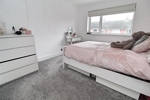 28 Breeden Drive, Curdworth, Sutton Coldfield, B76 9HJ