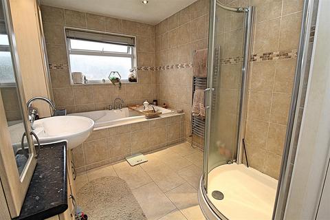 28 Breeden Drive, Curdworth, Sutton Coldfield, B76 9HJ