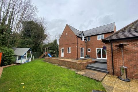 21 Bristol Road, Stonehouse, GL10 2BQ