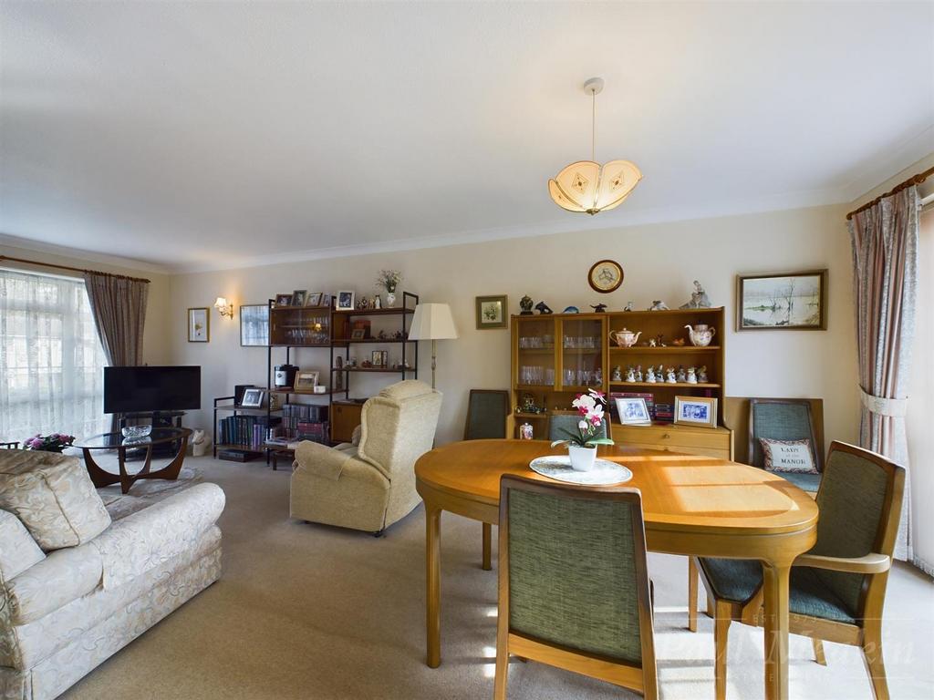 Living/Dining room
