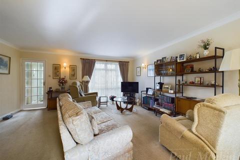 21 Ridge Langley, South Croydon, CR2 0AP