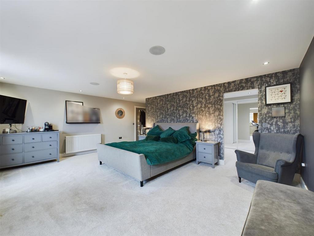 CAM02964 G0-PR0110-STILL014.jpg