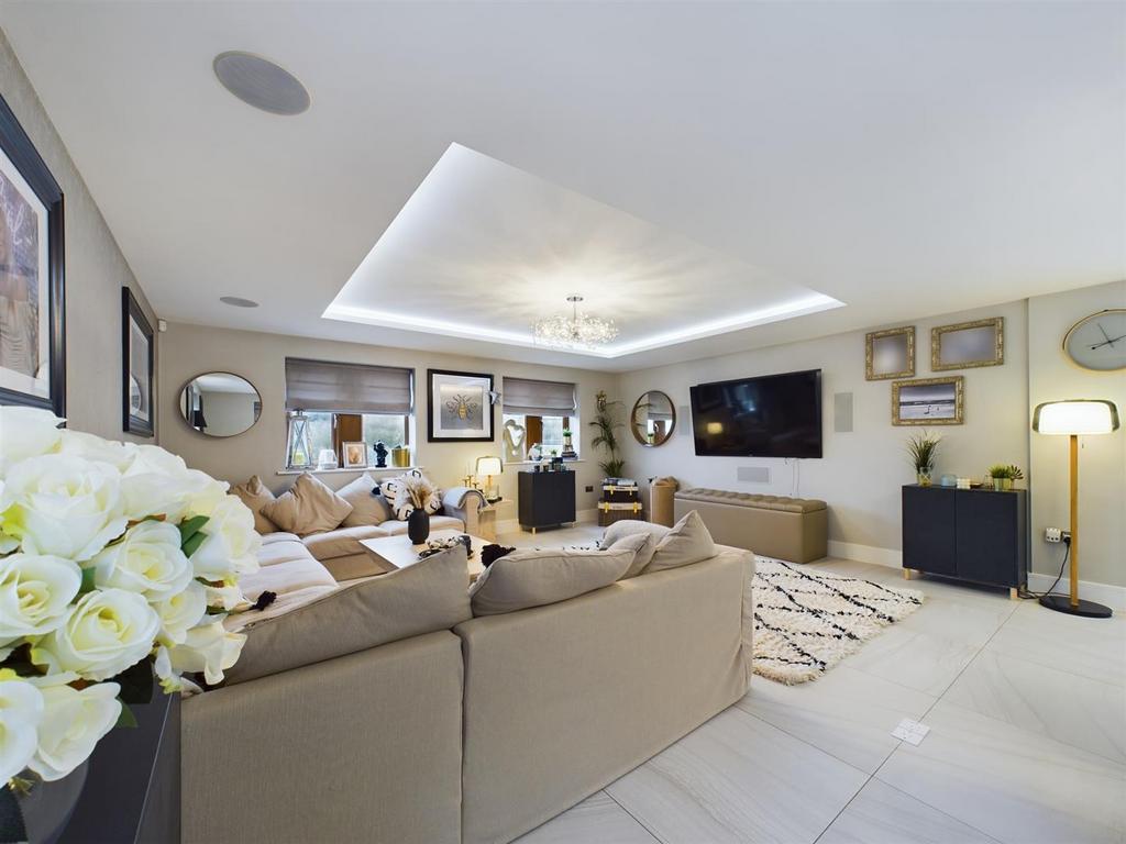 CAM02964 G0-PR0110-STILL052.jpg