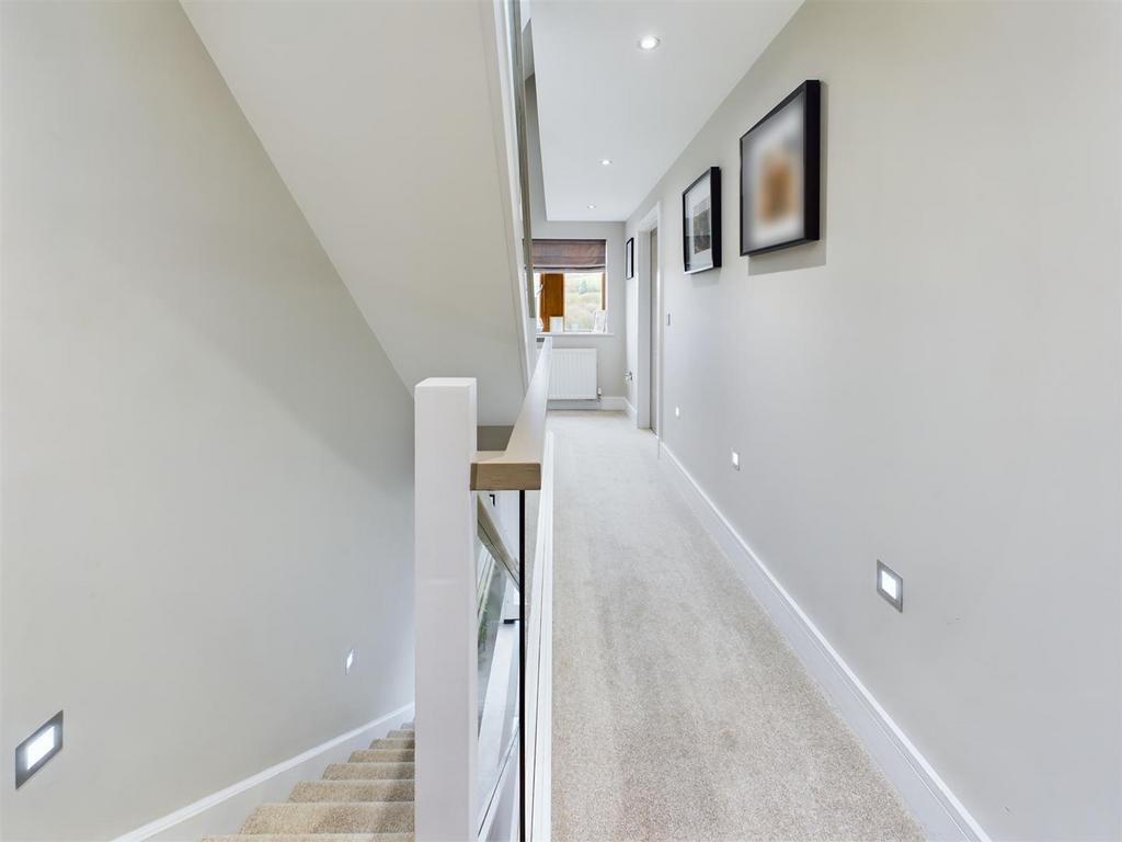 CAM02964 G0-PR0110-STILL057.jpg