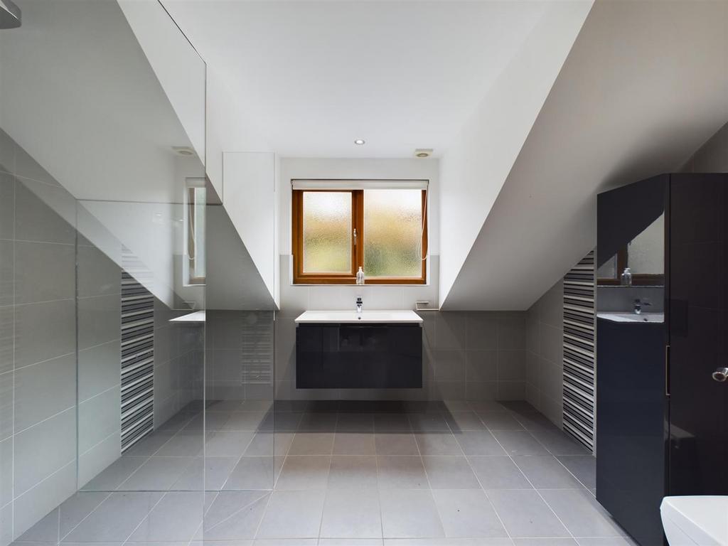 CAM02964 G0-PR0110-STILL067.jpg