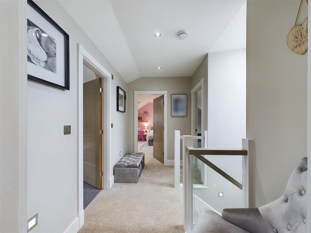 CAM02964 G0-PR0110-STILL059.jpg