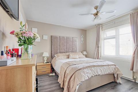 127 Teversham Drift, Cambridge, CB1 3LJ