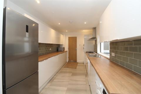 7 bedroom private hall to rent, Flora Street, Cardiff CF24