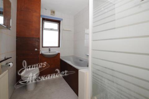 11 Vale Road, Mitcham, CR4 1NP
