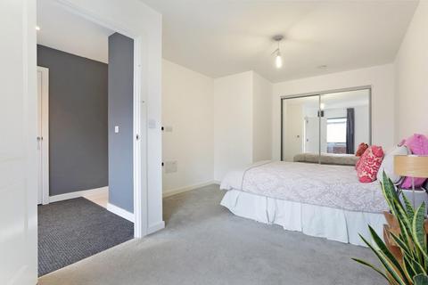 1 bedroom apartment for sale, Southampton Way, London, SE5