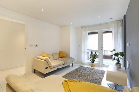 1 bedroom apartment for sale, Southampton Way, London, SE5