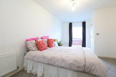 1 bedroom apartment for sale, Southampton Way, London, SE5