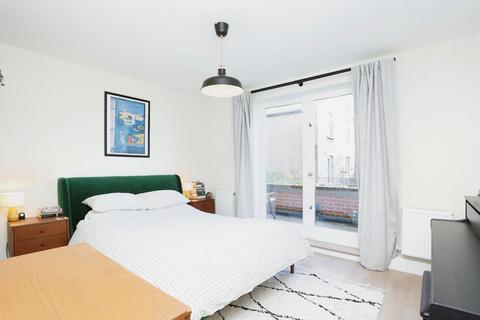 2 bedroom flat for sale, Crawford Road, London, SE5