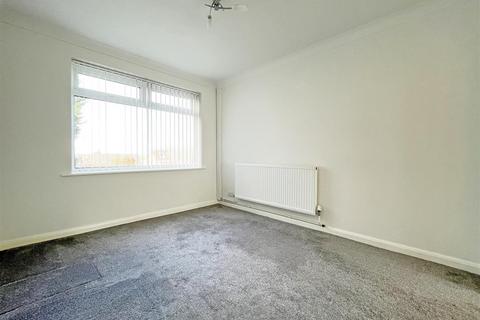 3 bedroom semi-detached house to rent, Stiles Road, Nottingham NG5