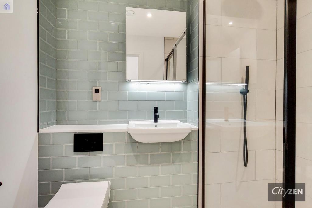 En suite shower room
