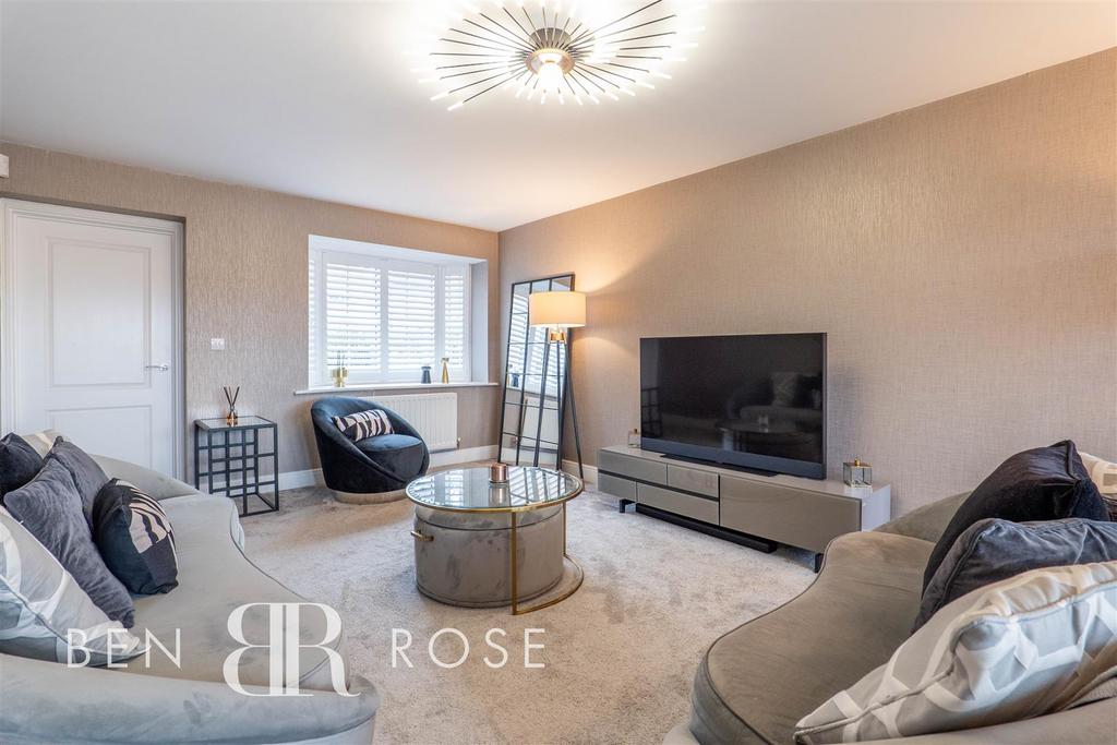 Lounge/Dining Room