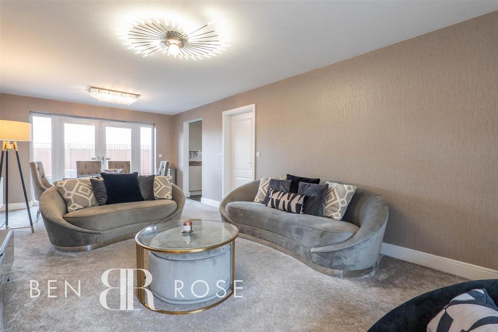 Lounge/Dining Room