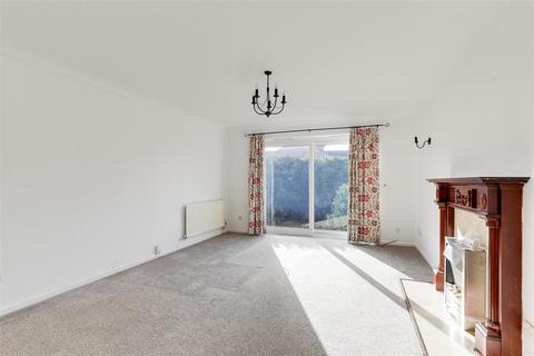 8 Ariel Close, Nottingham, NG6 0EH